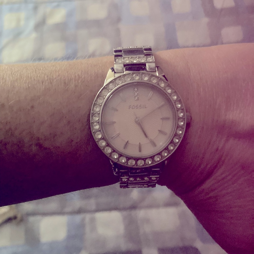 Ladies Fossil Watch. Silver With Pink Face and Rhinestone Detail.